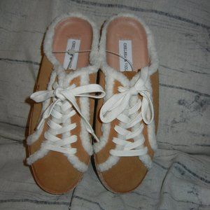 NEW CV Cozy Suede Mule Slide on Fleece lined  shoes Size 6.5